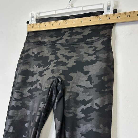 Spanx Faux Leather Camo Leggings Women’s Size Small - Picture 7 of 10